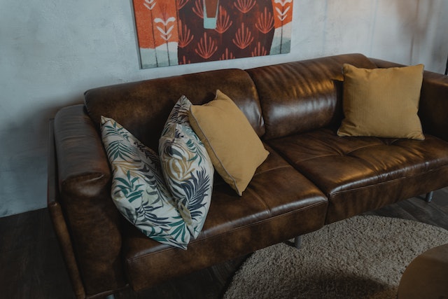 pillows-for-brown-sofa