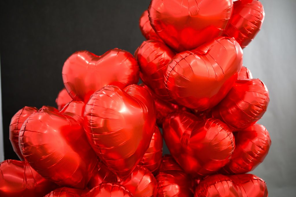 crimson-heart-shaped-balloons