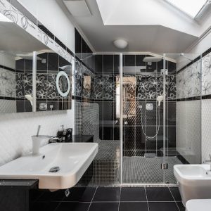The Ultimate Guide to Custom Glass Showers